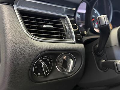 2018 Porsche Macan Turbo   - Photo 22 - Lennox, CA 90304