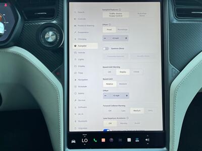 2018 Tesla Model X 75D   - Photo 28 - Lennox, CA 90304