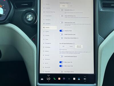 2018 Tesla Model X 75D   - Photo 29 - Lennox, CA 90304