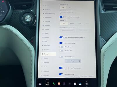 2018 Tesla Model X 75D   - Photo 35 - Lennox, CA 90304