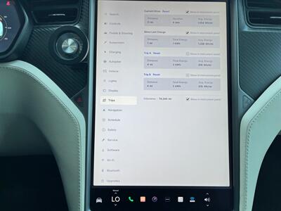 2018 Tesla Model X 75D   - Photo 32 - Lennox, CA 90304