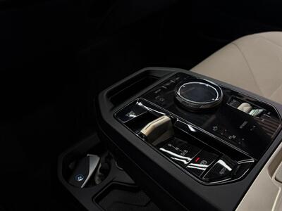 2023 BMW iX xDrive50   - Photo 24 - Lennox, CA 90304