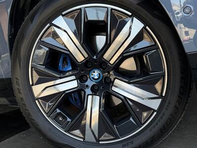 2023 BMW iX xDrive50   - Photo 33 - Lennox, CA 90304