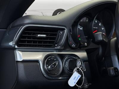 2015 Porsche 911 Carrera   - Photo 21 - Lennox, CA 90304