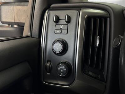 2018 Chevrolet Silverado 1500 LT LT2   - Photo 18 - Lennox, CA 90304