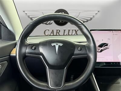 2020 Tesla Model 3 Long Range - Photo 12 - Lennox, CA 90304