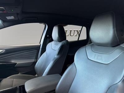 2023 Volkswagen ID.4 Pro S - Photo 9 - Lennox, CA 90304