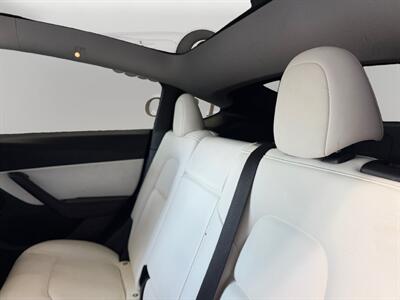 2022 Tesla Model Y Long Range   - Photo 12 - Lennox, CA 90304