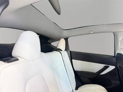 2022 Tesla Model Y Long Range   - Photo 28 - Lennox, CA 90304