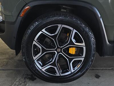 2022 Rivian R1S Launch Edition   - Photo 22 - Lennox, CA 90304