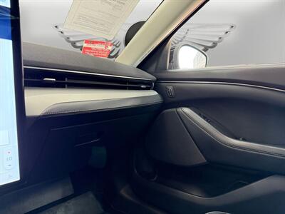 2022 Ford Mustang Mach-E California Route 1   - Photo 23 - Lennox, CA 90304