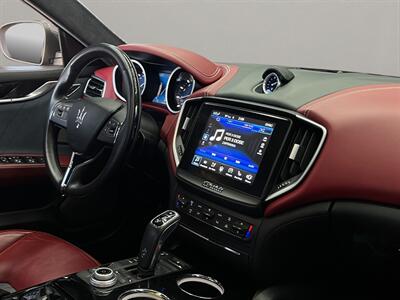 2019 Maserati Ghibli S GranLusso   - Photo 18 - Lennox, CA 90304