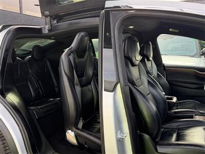 2017 Tesla Model X 100D   - Photo 27 - Lennox, CA 90304