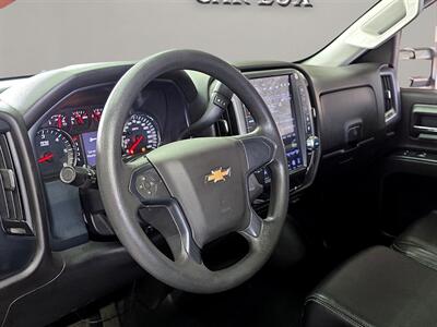 2018 Chevrolet Silverado 1500 Custom   - Photo 14 - Lennox, CA 90304