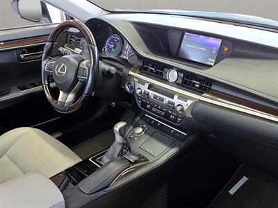 2017 Lexus ES 300h 300h   - Photo 13 - Lennox, CA 90304