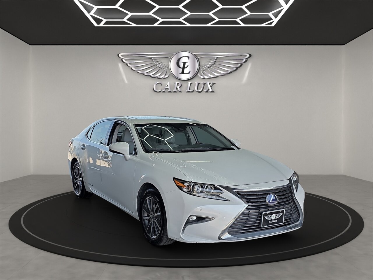 2017 Lexus ES 300h 300h - Photo 1 - Lennox, CA 90304