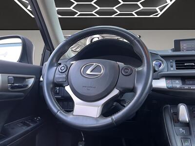 2014 Lexus CT 200h   - Photo 18 - Lennox, CA 90304