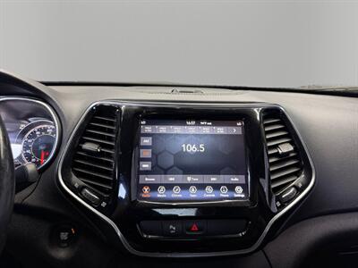 2019 Jeep Cherokee Limited   - Photo 21 - Lennox, CA 90304
