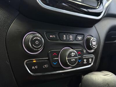 2019 Jeep Cherokee Limited   - Photo 20 - Lennox, CA 90304