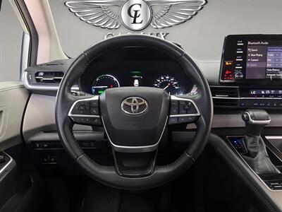 2021 Toyota Sienna XLE 7 Passenger   - Photo 10 - Lennox, CA 90304