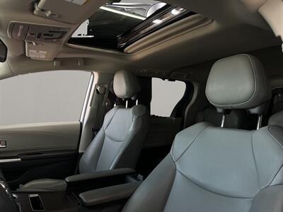2021 Toyota Sienna XLE 7 Passenger   - Photo 9 - Lennox, CA 90304