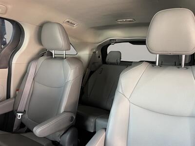 2021 Toyota Sienna XLE 7 Passenger   - Photo 12 - Lennox, CA 90304