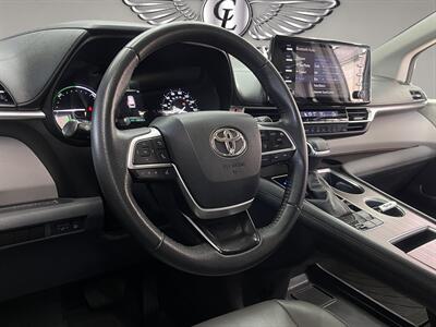 2021 Toyota Sienna XLE 7 Passenger   - Photo 19 - Lennox, CA 90304