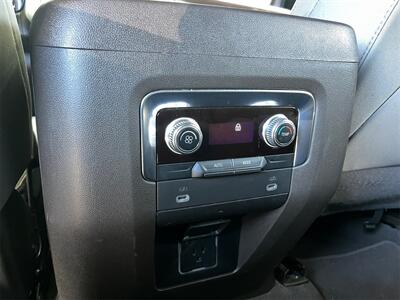 2022 GMC Yukon SLE   - Photo 20 - Lennox, CA 90304