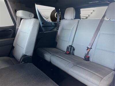 2022 GMC Yukon SLE   - Photo 13 - Lennox, CA 90304