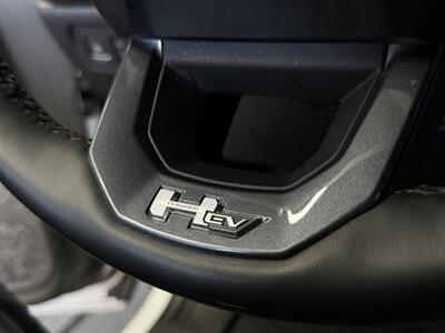2025 GMC HUMMER EV 2X - Photo 18 - Lennox, CA 90304