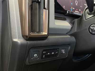 2025 GMC HUMMER EV 2X - Photo 16 - Lennox, CA 90304