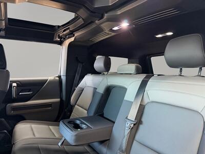2025 GMC HUMMER EV 2X - Photo 12 - Lennox, CA 90304