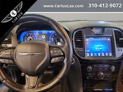 2017 Chrysler 300 Series S   - Photo 13 - Lennox, CA 90304