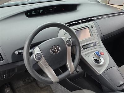 2015 Toyota Prius Two   - Photo 13 - Lennox, CA 90304