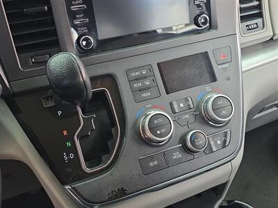 2019 Toyota Sienna L 7 Passenger   - Photo 19 - Lennox, CA 90304