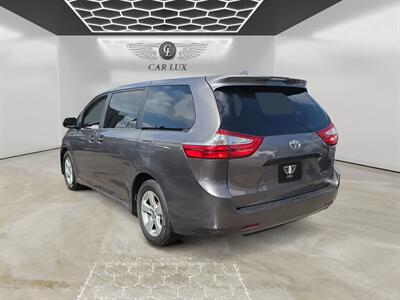 2019 Toyota Sienna L 7 Passenger - Photo 3 - Lennox, CA 90304