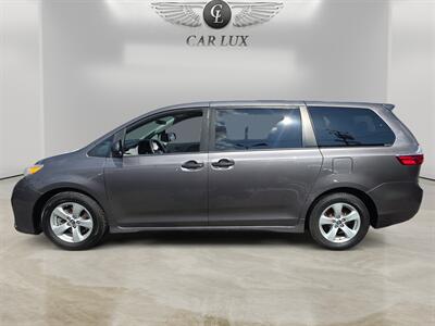 2019 Toyota Sienna L 7 Passenger   - Photo 4 - Lennox, CA 90304