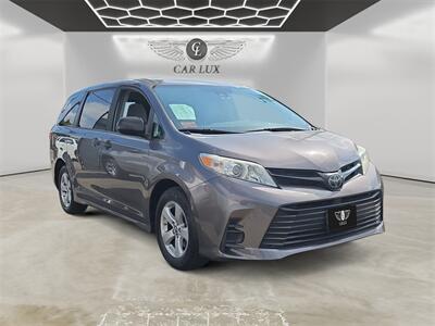 2019 Toyota Sienna L 7 Passenger   - Photo 7 - Lennox, CA 90304