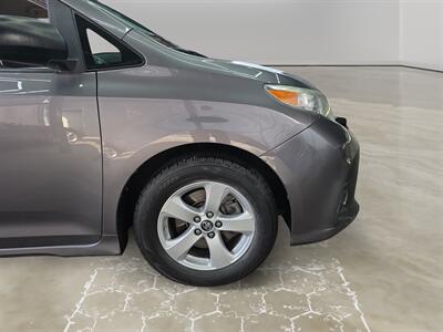 2019 Toyota Sienna L 7 Passenger   - Photo 13 - Lennox, CA 90304