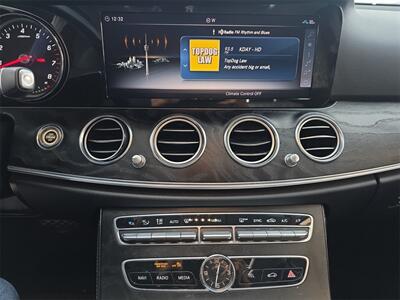2018 Mercedes-Benz E 300   - Photo 18 - Lennox, CA 90304