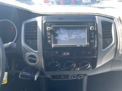 2014 Toyota Tacoma V6   - Photo 22 - Lennox, CA 90304