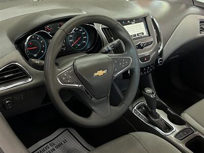 2018 Chevrolet Cruze LT   - Photo 19 - Lennox, CA 90304
