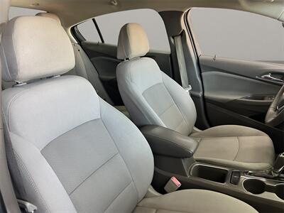 2018 Chevrolet Cruze LT - Photo 16 - Lennox, CA 90304