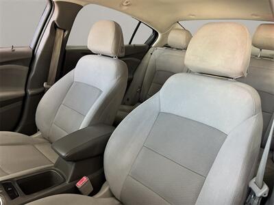 2018 Chevrolet Cruze LT - Photo 9 - Lennox, CA 90304