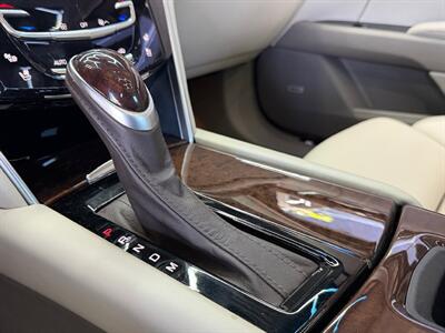 2013 Cadillac XTS Platinum   - Photo 21 - Lennox, CA 90304