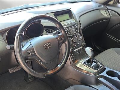 2013 Hyundai Genesis Coupe 2.0T - Photo 11 - Lennox, CA 90304