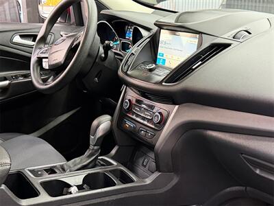 2019 Ford Escape SE   - Photo 15 - Lennox, CA 90304