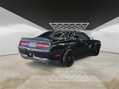 2017 Dodge Challenger R/T Scat Pack   - Photo 5 - Lennox, CA 90304