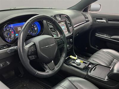 2018 Chrysler 300 Series S   - Photo 18 - Lennox, CA 90304