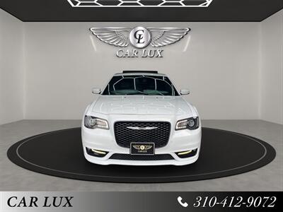 2018 Chrysler 300 Series S   - Photo 2 - Lennox, CA 90304